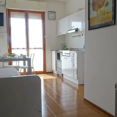 Apartment Flat With A Wonderful Terrace - Beahost