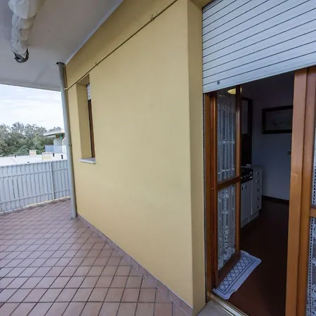 Flat With A Wonderful Terrace - Beahost Apartment