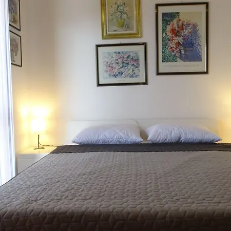 Apartment Flat With A Wonderful Terrace - Beahost *